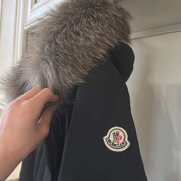 Moncler
Aredhel Hooded Down Parka with Removable Genuine Fox
Fur Trim
Sold out - Picture 13 of 16